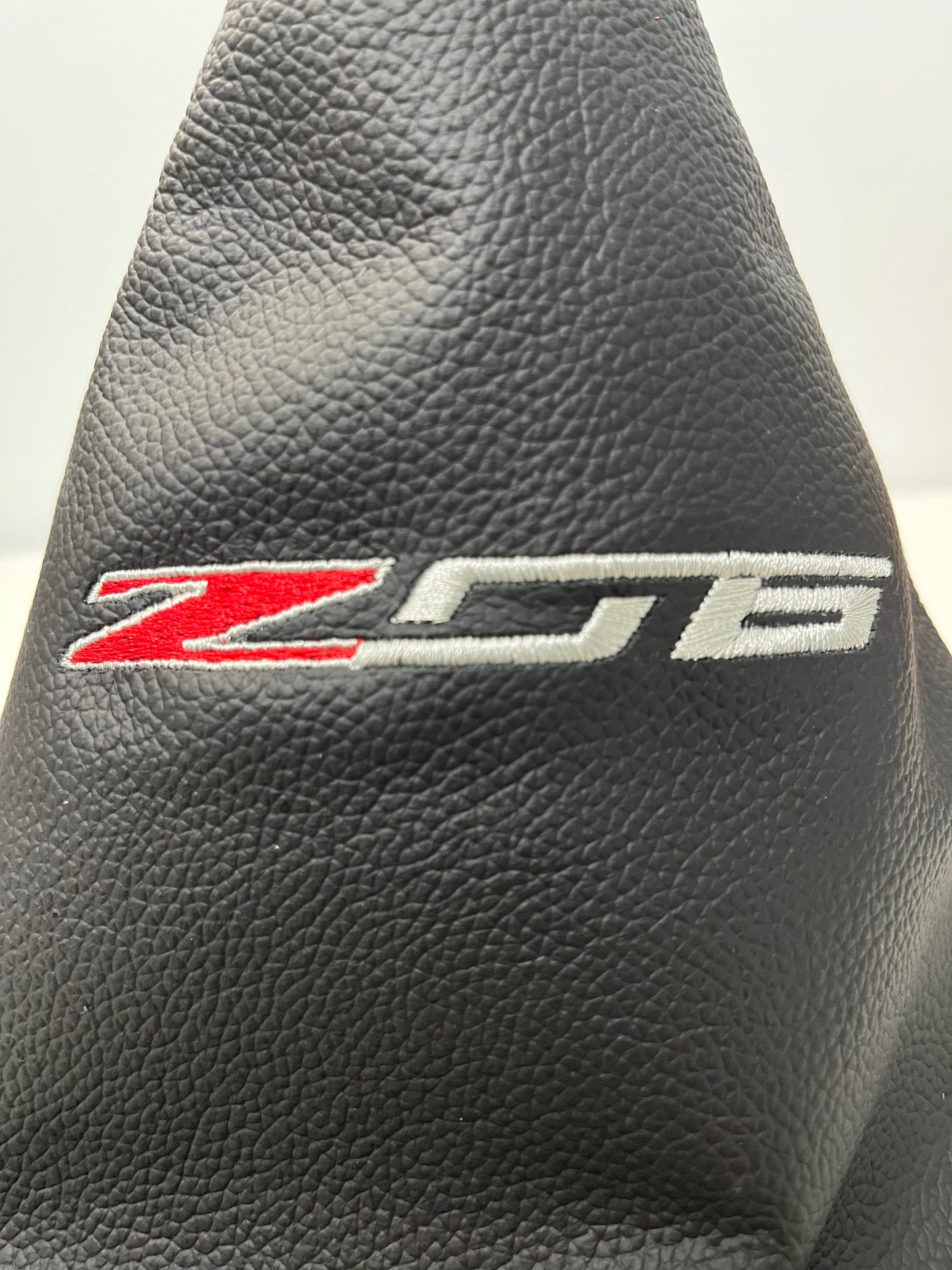 embroidery z06 red stitch leather shift boot cover for chevy corvette c6 z06 2005 2006 2007 2008 2009 2010 2011 2012 2013 manual transmission